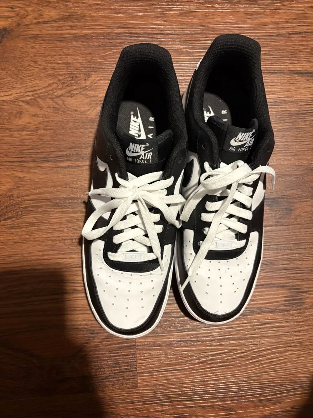 Nike panda dunks size 10.5